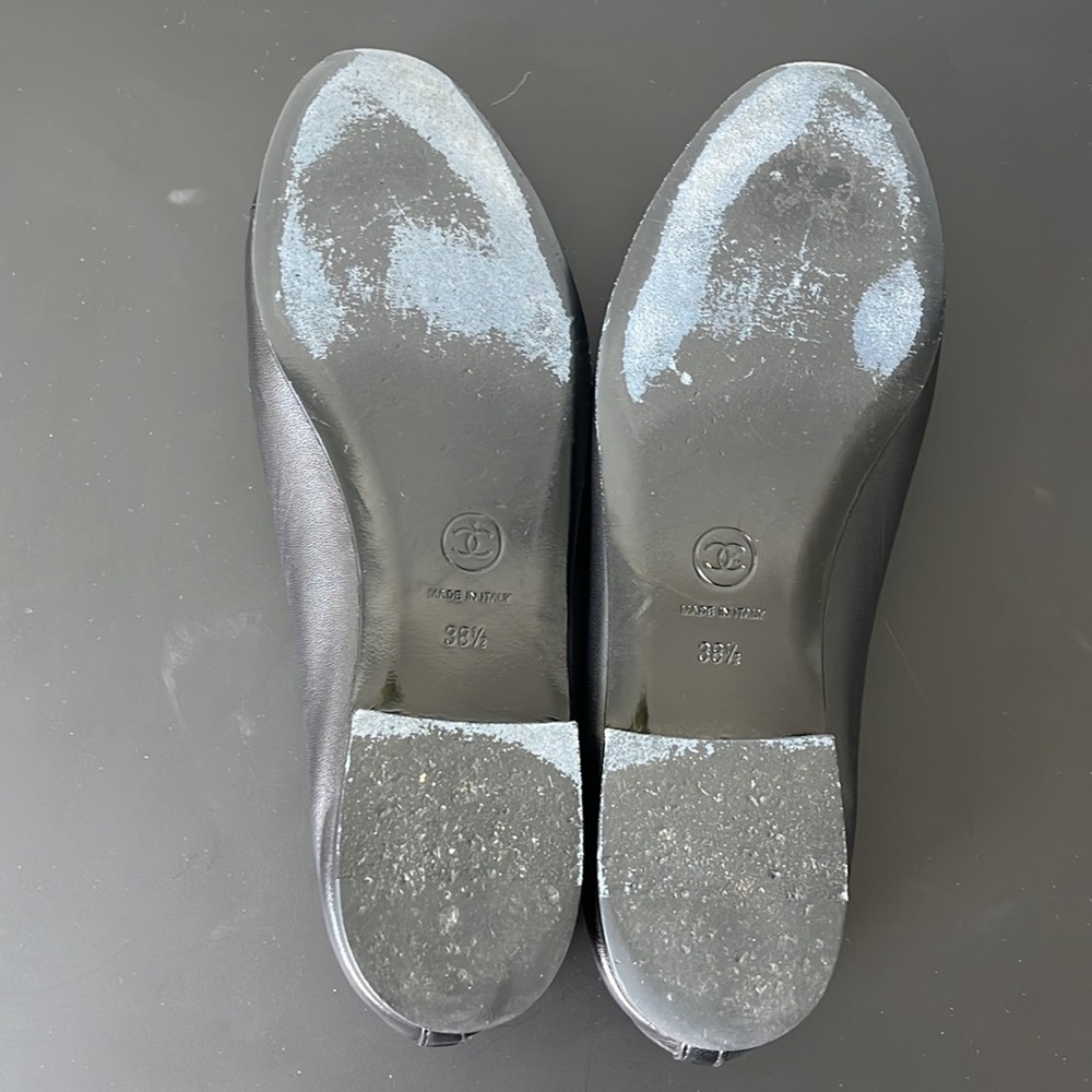 CHANEL Classic Ballet Pumps- Lambskin and Patent Toe - Picture 10 of 13